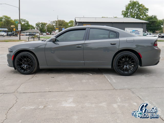 Dodge Charger photo 4