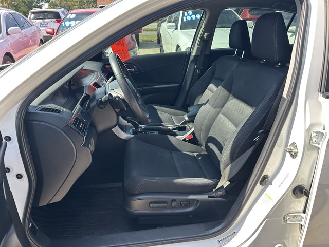 Honda Accord photo 5