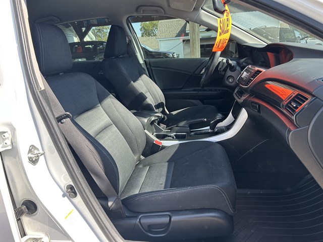 Honda Accord photo 7