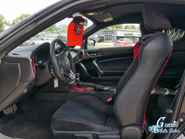 Scion FR-S photo 5