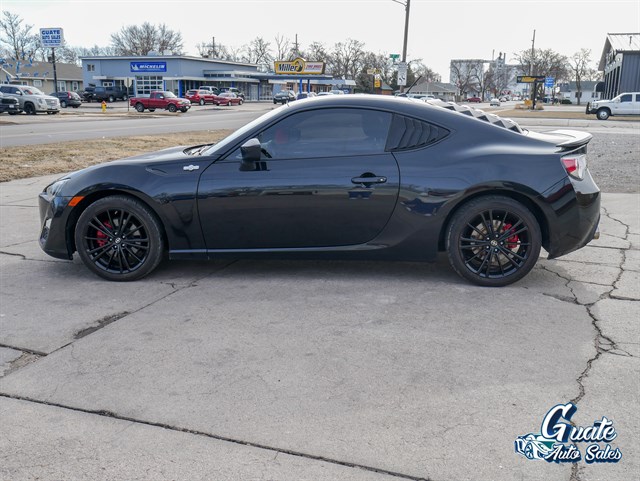 Scion FR-S photo 4