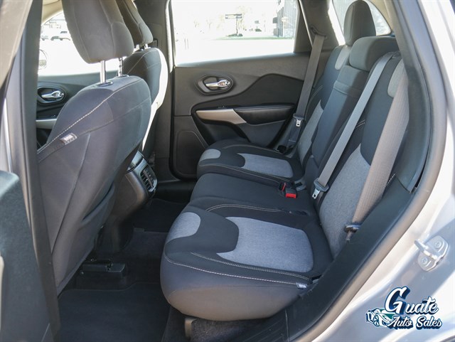 Jeep Cherokee photo 10