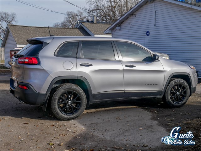 Jeep Cherokee photo 14