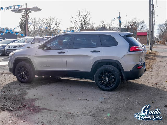 Jeep Cherokee photo 4