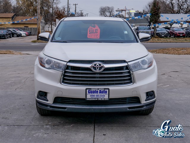 Toyota Highlander photo 2