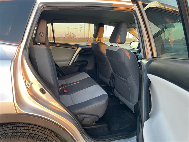 Toyota RAV4 photo 18
