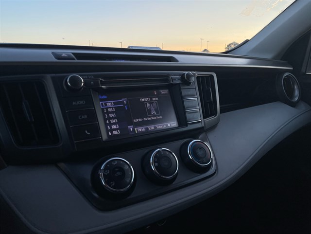 Toyota RAV4 photo 8