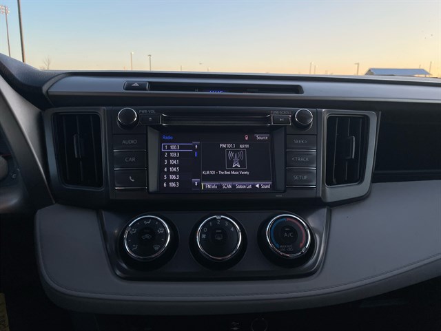 Toyota RAV4 photo 9