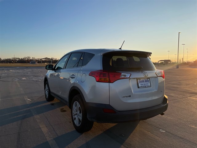Toyota RAV4 photo 12