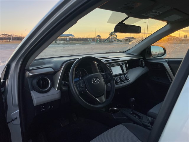 Toyota RAV4 photo 4