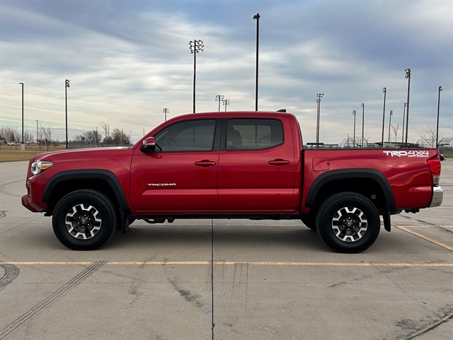 Toyota Tacoma photo 11