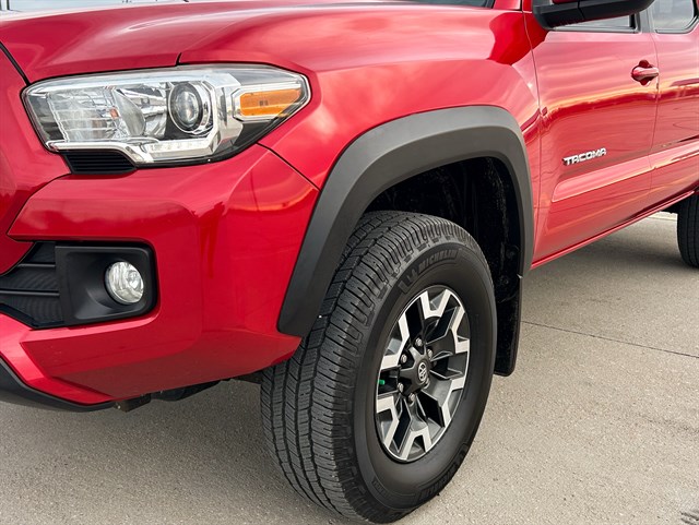 Toyota Tacoma photo 21