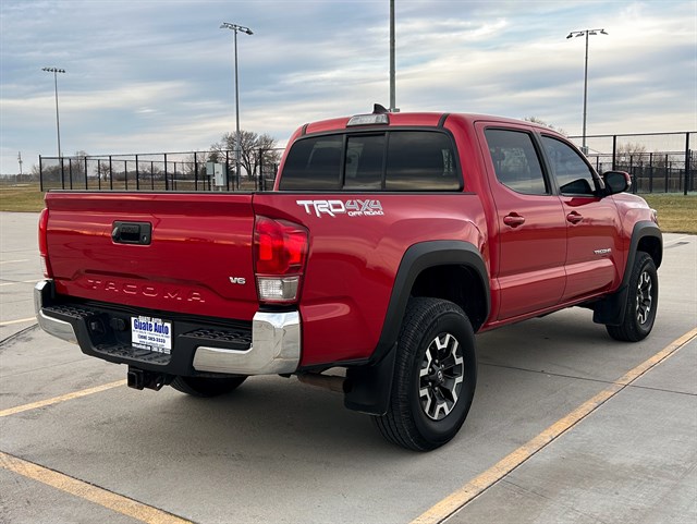 Toyota Tacoma photo 14