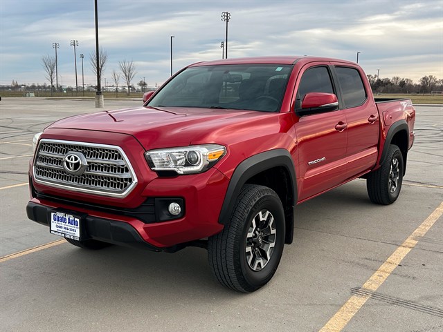 Toyota Tacoma photo 3