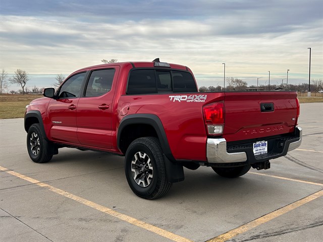 Toyota Tacoma photo 12