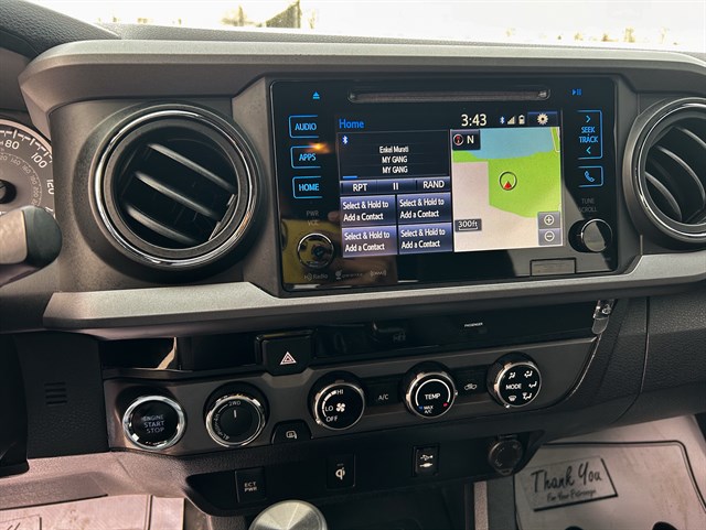 Toyota Tacoma photo 8