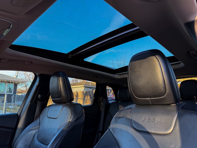 Jeep Cherokee photo 17