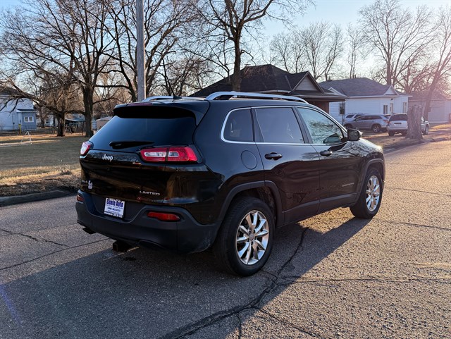 Jeep Cherokee photo 5