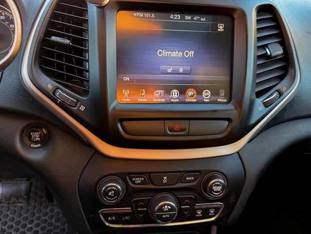 Jeep Cherokee photo 11