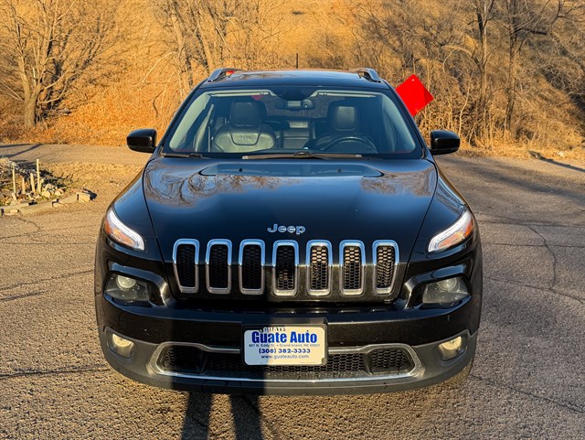 Jeep Cherokee photo 2