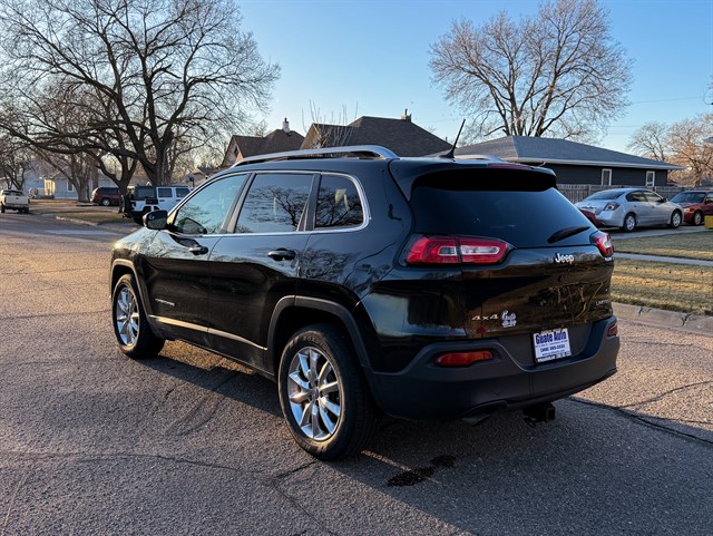 Jeep Cherokee photo 9