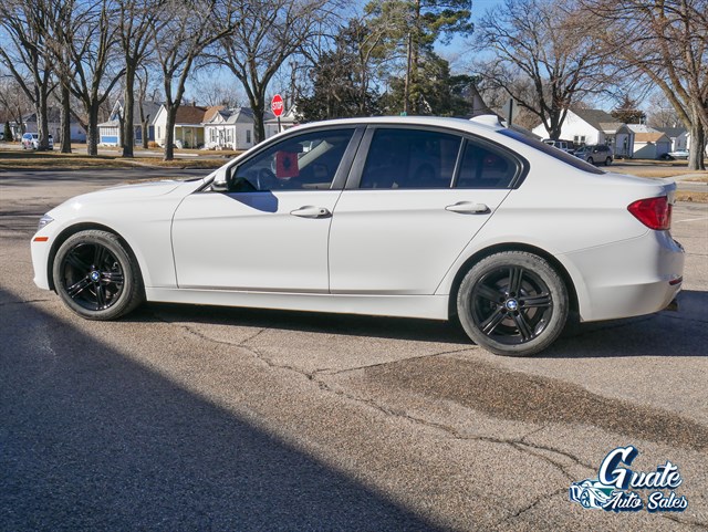 BMW 3 Series photo 4