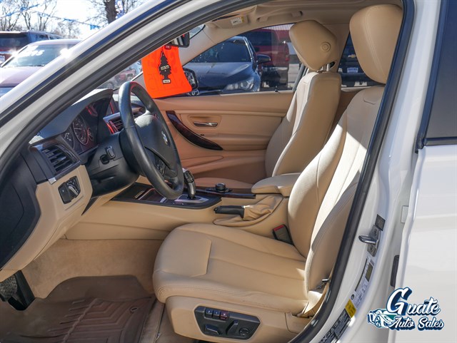 BMW 3 Series photo 5
