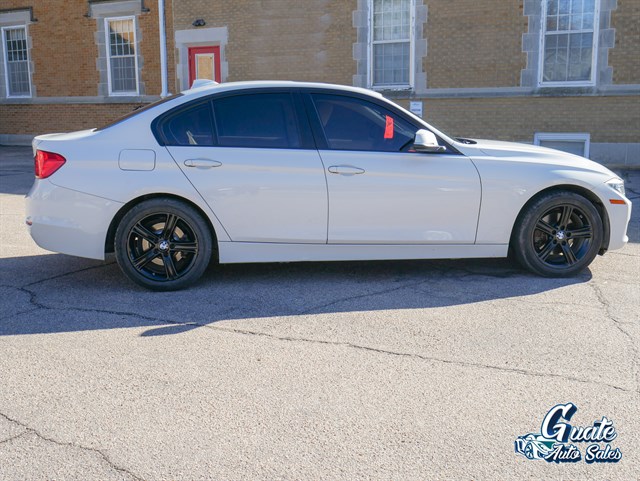 BMW 3 Series photo 14