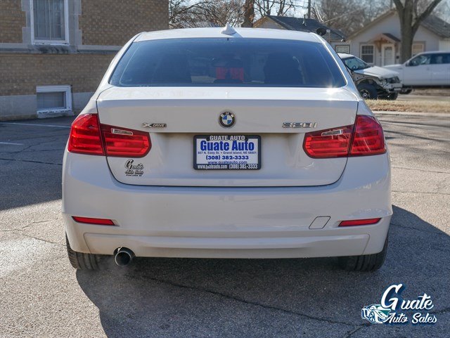 BMW 3 Series photo 12