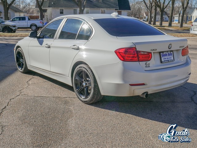 BMW 3 Series photo 11