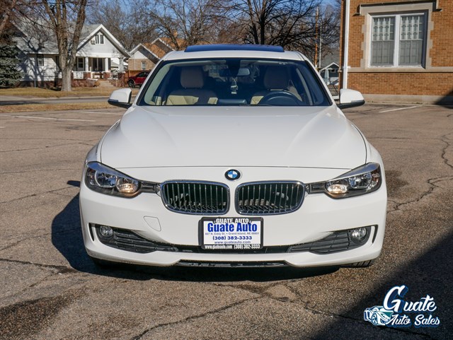 BMW 3 Series photo 2