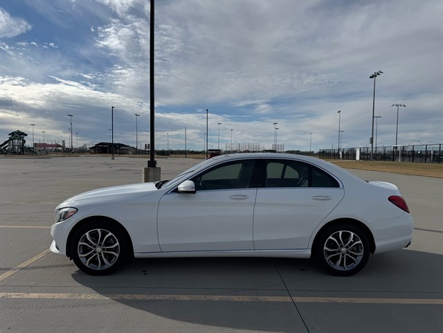 Mercedes-Benz C-Class photo 4