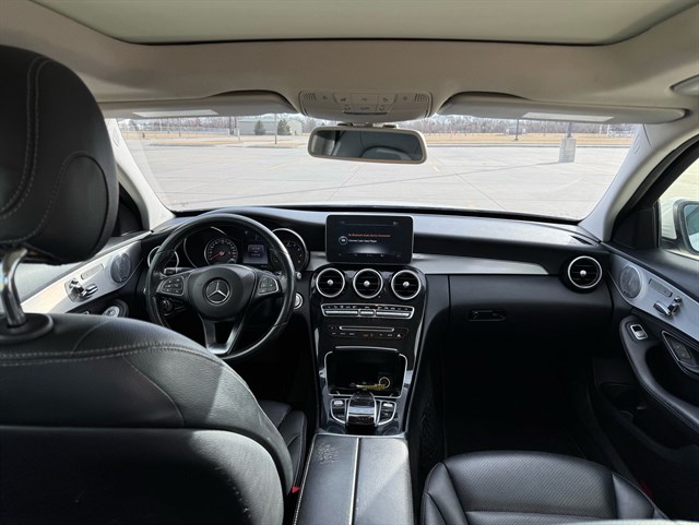 Mercedes-Benz C-Class photo 17