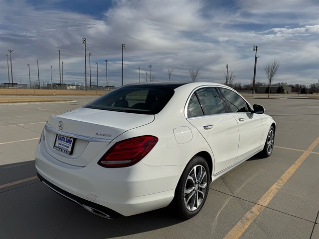 Mercedes-Benz C-Class photo 14
