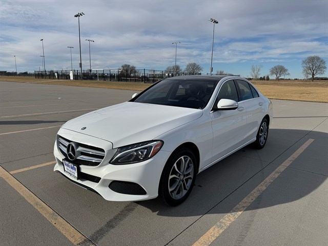Mercedes-Benz C-Class photo 3