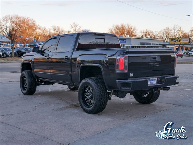 GMC Sierra photo 11