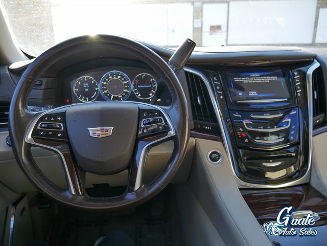 Cadillac Escalade photo 9