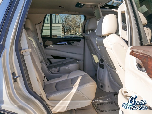 Cadillac Escalade photo 15