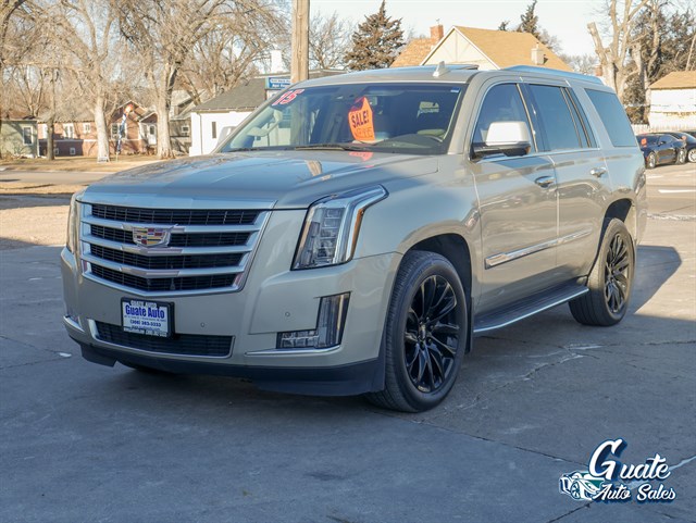 Cadillac Escalade photo 3