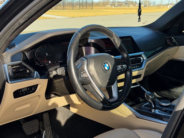 BMW 3 Series photo 4