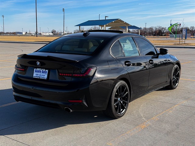 BMW 3 Series photo 13