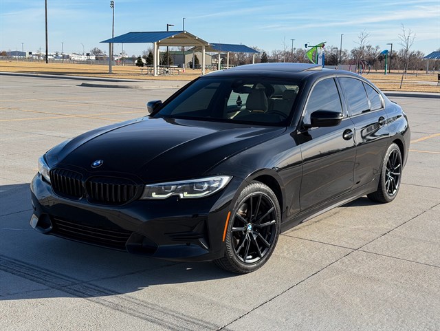 BMW 3 Series photo 3