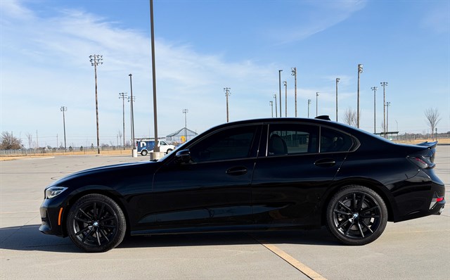 BMW 3 Series photo 10