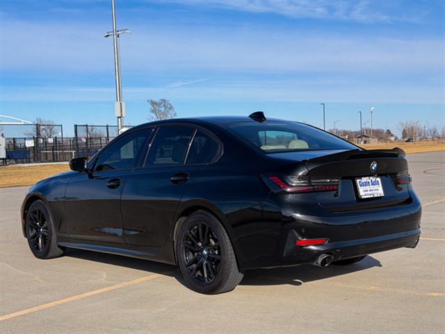 BMW 3 Series photo 11