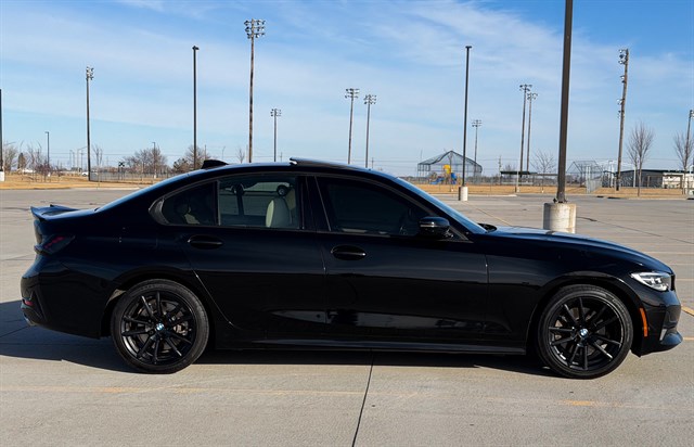 BMW 3 Series photo 14