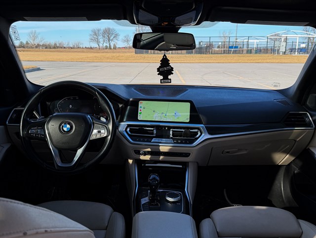BMW 3 Series photo 5