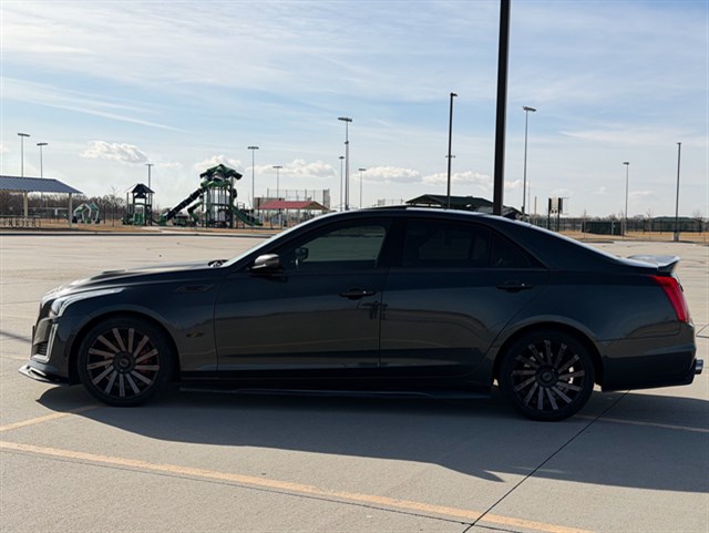 Cadillac CTS photo 9
