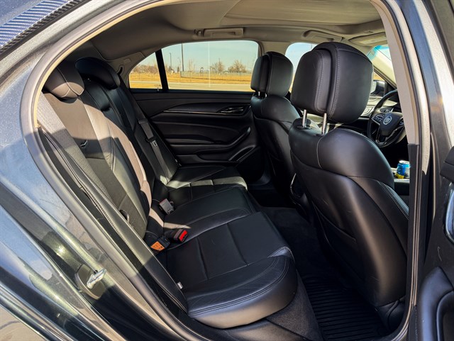 Cadillac CTS photo 16