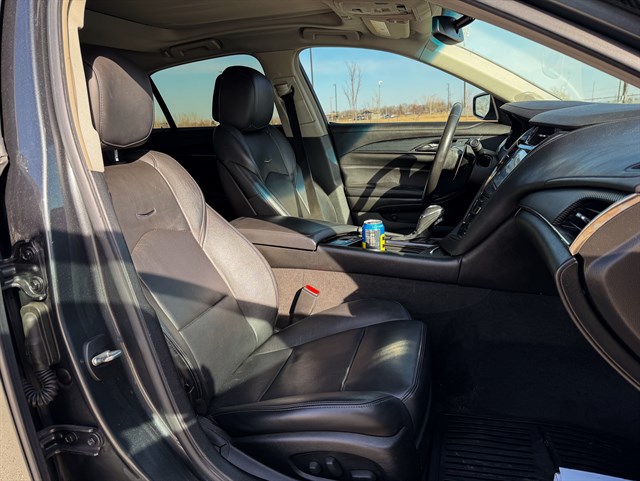 Cadillac CTS photo 17