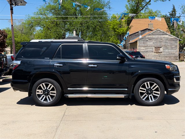 Toyota 4Runner photo 18
